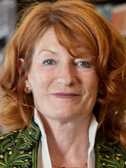 Muriel Mayette-Holtz