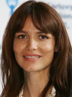 Saffron Burrows